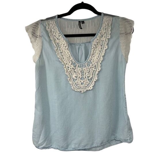 HeartSoul Chambray Lace‎ Crochet Trim V Neck Top. - Picture 1 of 6
